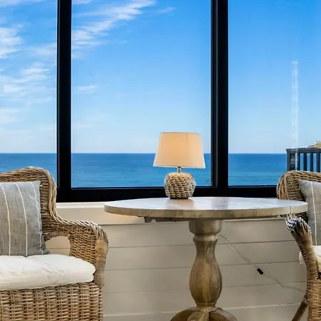 Sunbird Resort! Direct Beachfront Condo! Free Beach Chairs! By Dolce Vita Getaways Pcb
